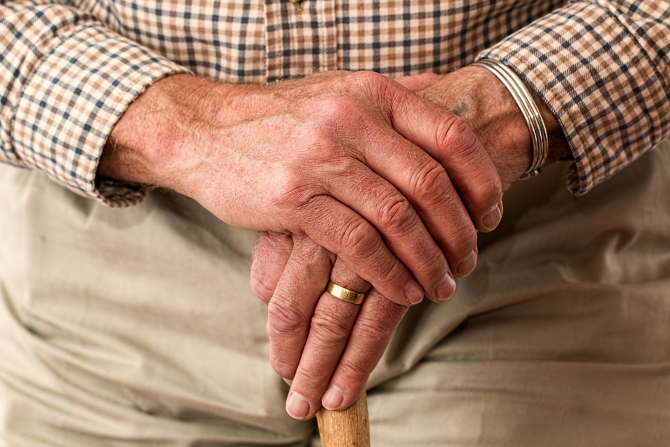 Les aides pour les seniors à domicile : comment bénéficier de l’APA ?
