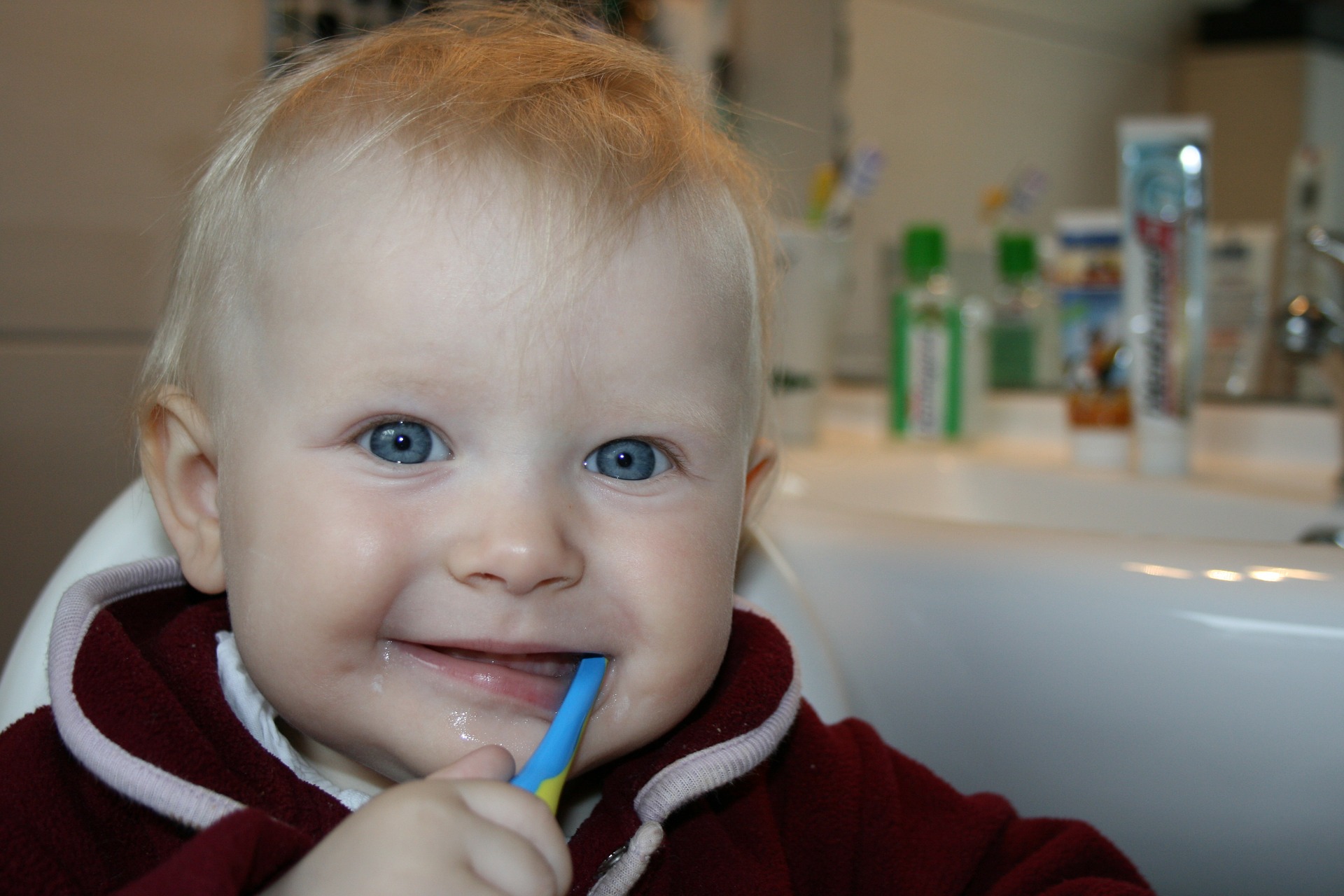 Comment aider votre enfant à garder ses dents saines ?