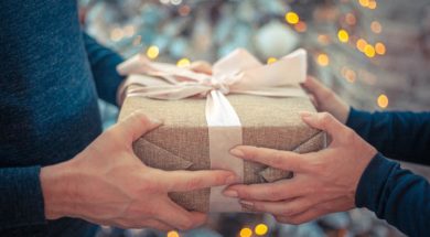 Comment trouver un cadeau original à offrir à un proche