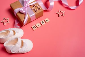 Naissance d’un bébé : Pourquoi et comment offrir un présent ?